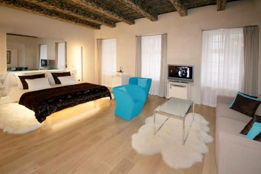 Three Storks Otel Prag Dış mekan fotoğraf A room designed by the students