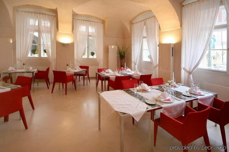 Three Storks Otel Prag Dış mekan fotoğraf Restaurant